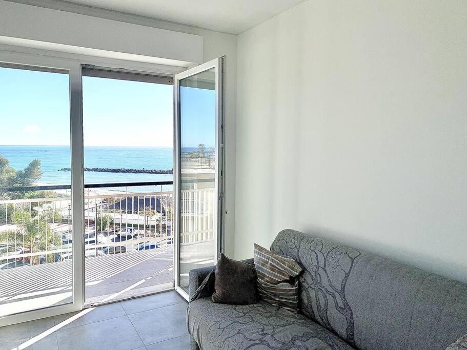 10 Min. Da Sanremo Appartamento Vista Mare 塔贾 外观 照片